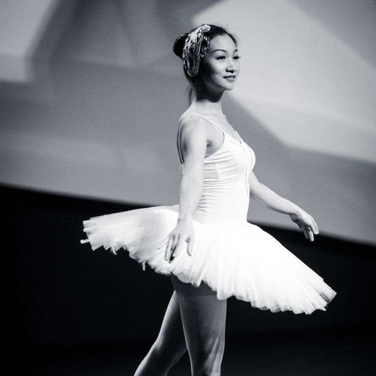 Sophie, professeur de Danse Classique à La Belle étoile