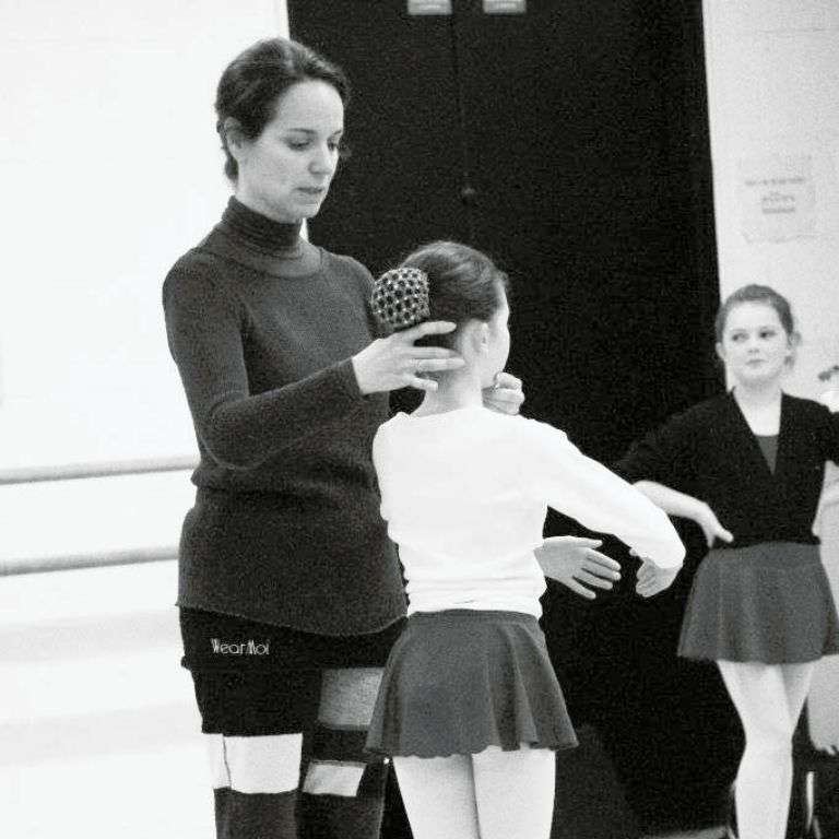Marion, professeur de Valse Anglaise à La Belle étoile